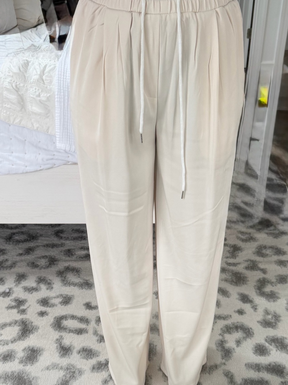 Women's Cream Drawstring Pleated Pants size S